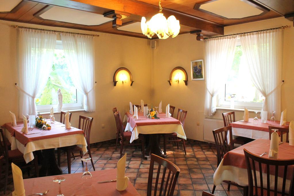 Hotel Und Restaurant Eurohof 뒤스부르크 외부 사진