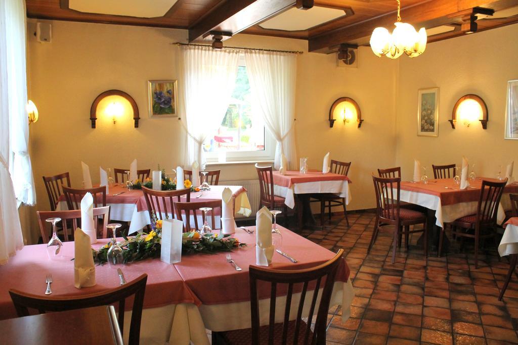 Hotel Und Restaurant Eurohof 뒤스부르크 외부 사진