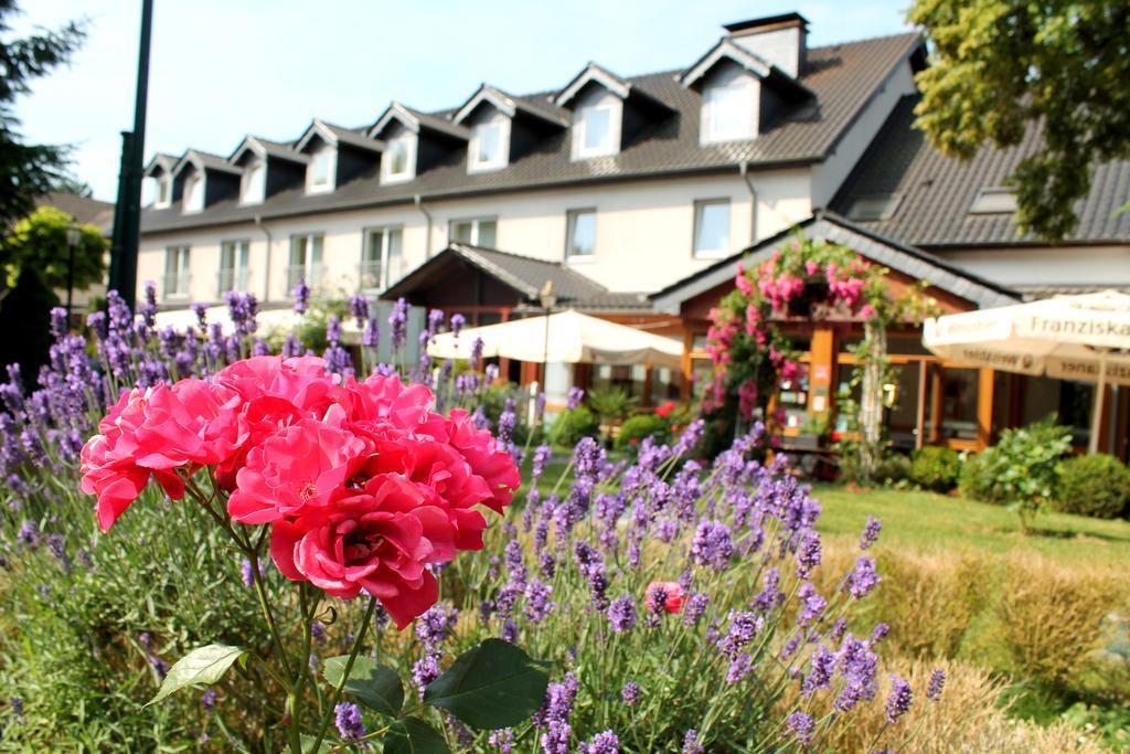 Hotel Und Restaurant Eurohof 뒤스부르크 외부 사진