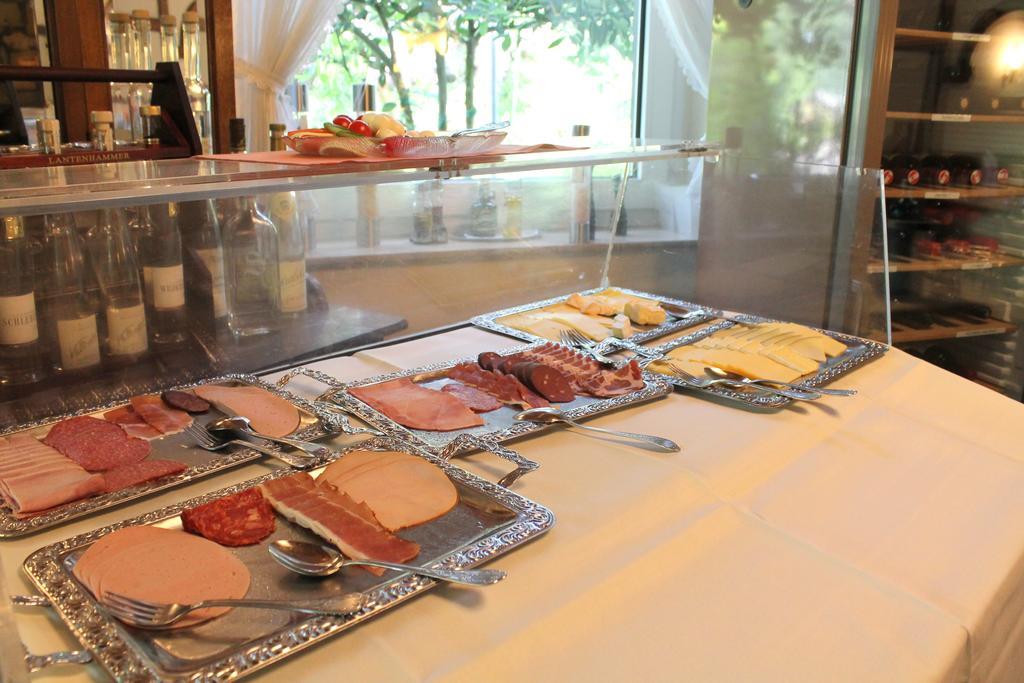 Hotel Und Restaurant Eurohof 뒤스부르크 외부 사진