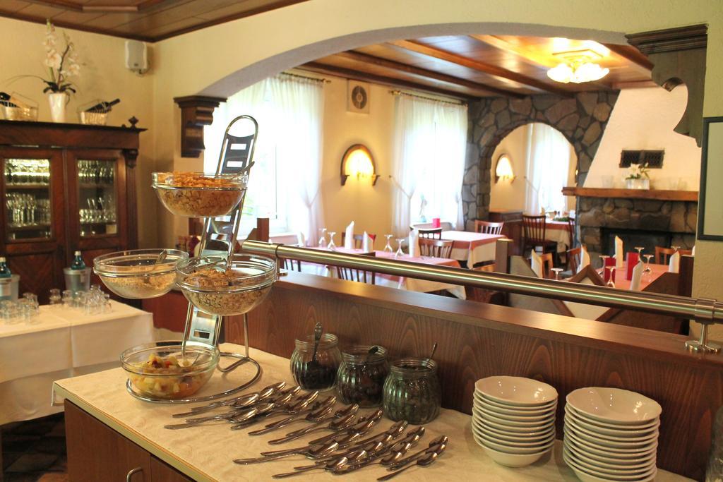 Hotel Und Restaurant Eurohof 뒤스부르크 외부 사진