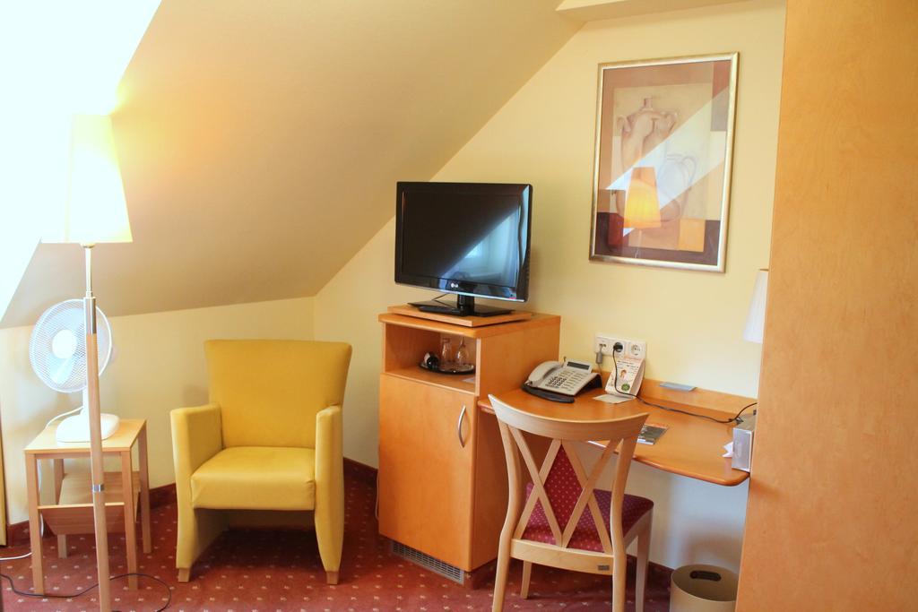 Hotel Und Restaurant Eurohof 뒤스부르크 외부 사진