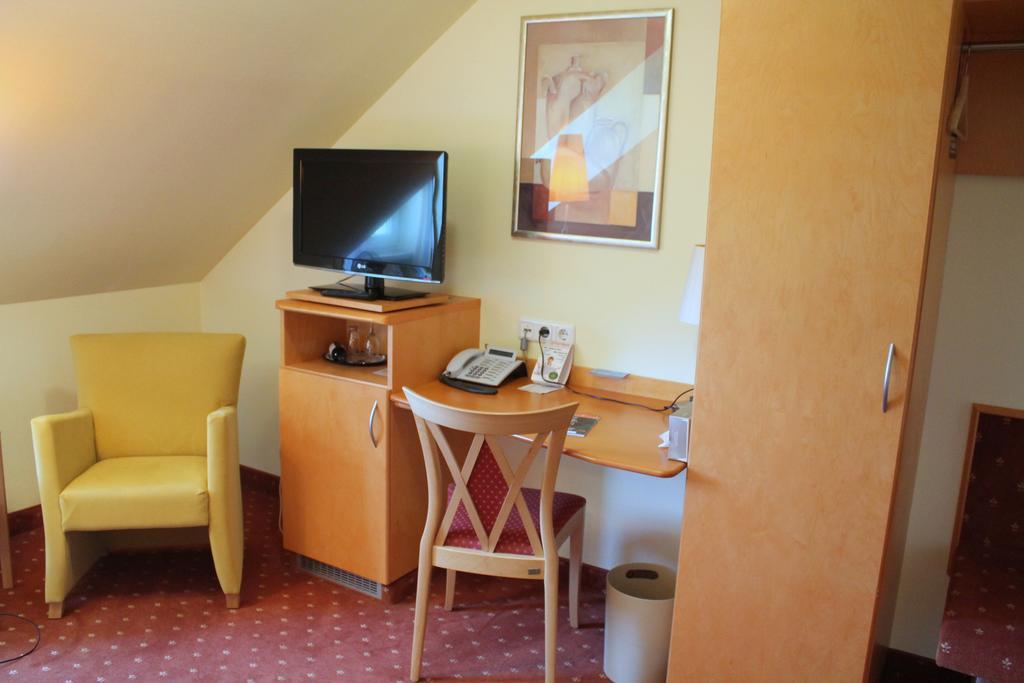 Hotel Und Restaurant Eurohof 뒤스부르크 외부 사진