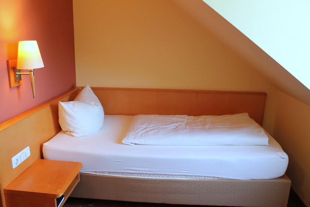 Hotel Und Restaurant Eurohof 뒤스부르크 외부 사진