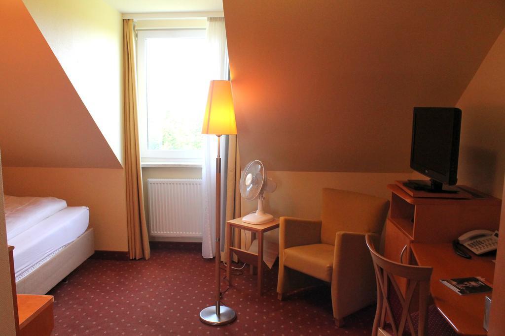 Hotel Und Restaurant Eurohof 뒤스부르크 외부 사진