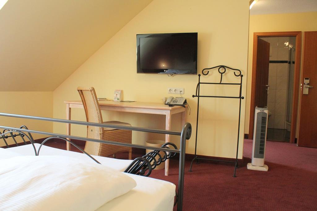Hotel Und Restaurant Eurohof 뒤스부르크 외부 사진