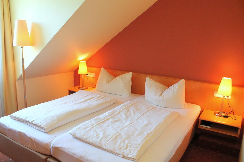 Hotel Und Restaurant Eurohof 뒤스부르크 외부 사진