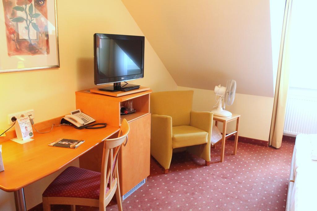 Hotel Und Restaurant Eurohof 뒤스부르크 외부 사진