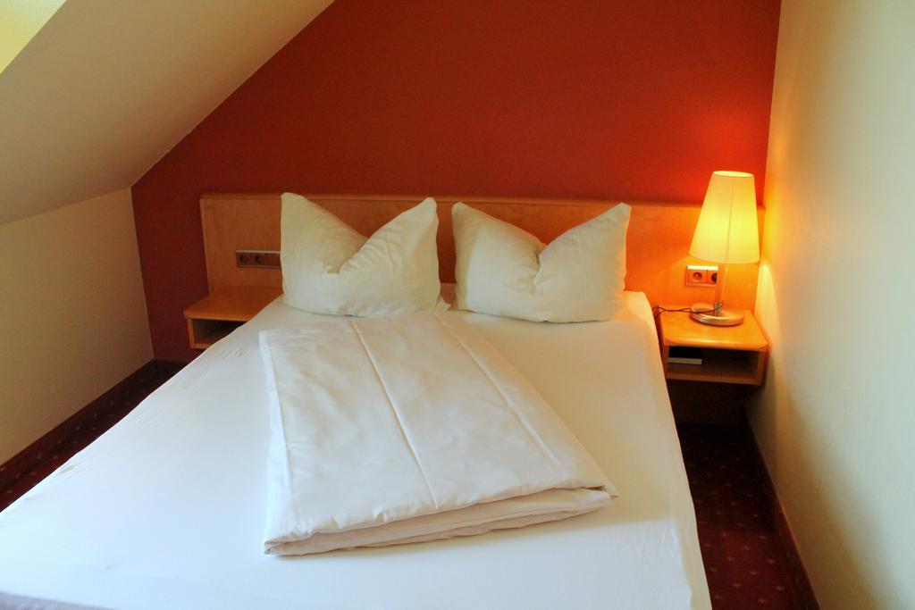 Hotel Und Restaurant Eurohof 뒤스부르크 외부 사진