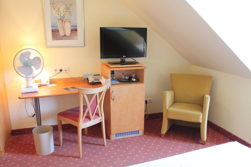 Hotel Und Restaurant Eurohof 뒤스부르크 외부 사진