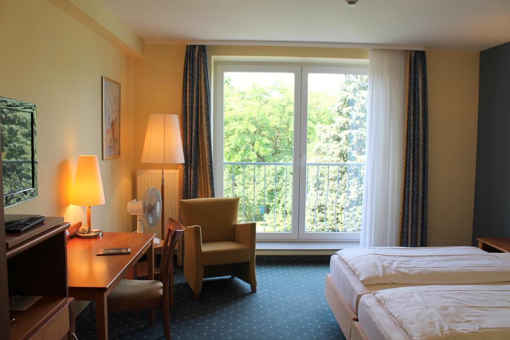Hotel Und Restaurant Eurohof 뒤스부르크 외부 사진