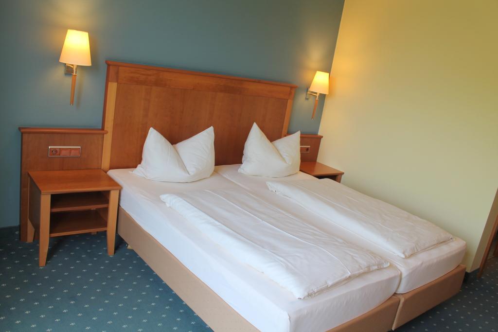 Hotel Und Restaurant Eurohof 뒤스부르크 외부 사진