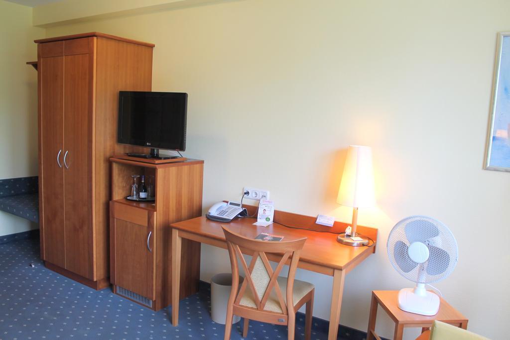 Hotel Und Restaurant Eurohof 뒤스부르크 외부 사진